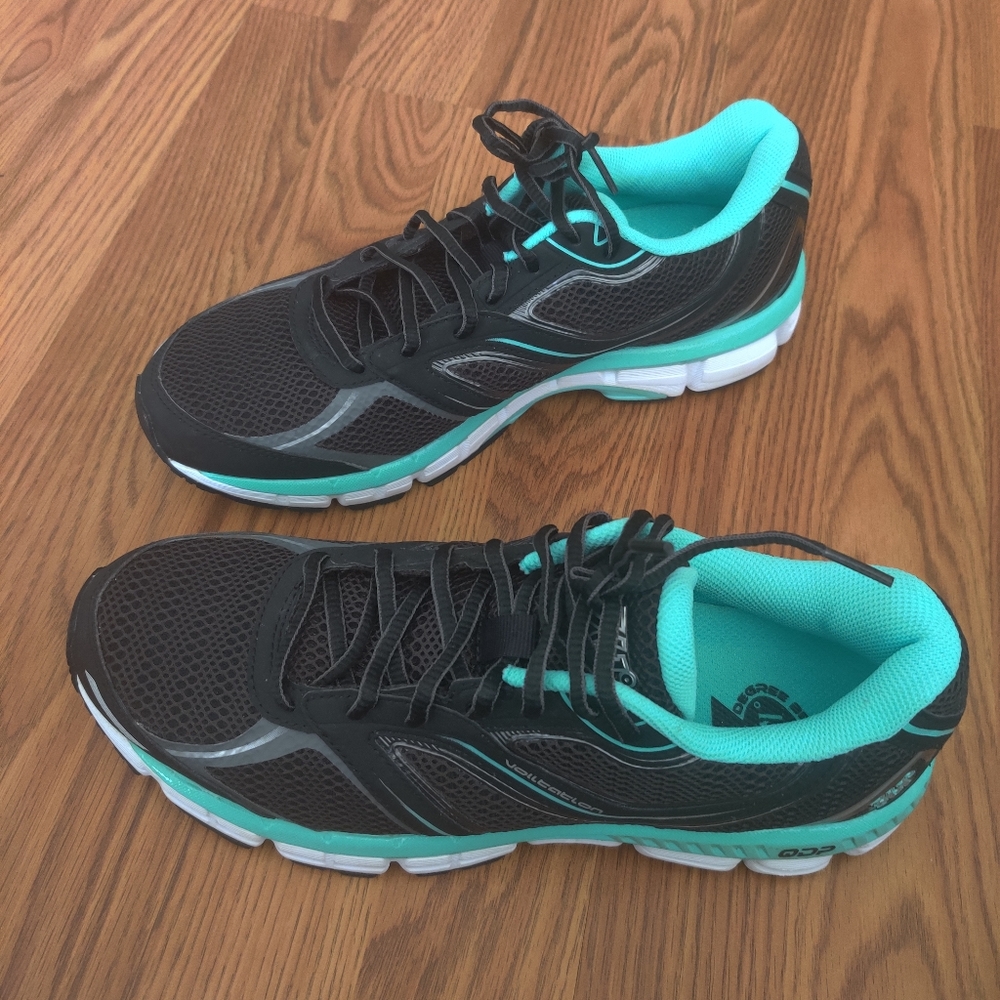 361 Degrees Volitation QDP Women Running Shoes, Black/mint green/white. Size 10